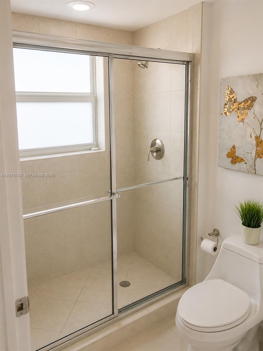 ONE FIFTY ONE AT BISCAYNE · #1601 in North Miami - Photo 12