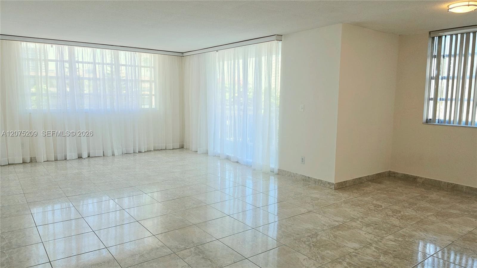 PLAZA TOWERS SOUTH CONDO · #202 in Hallandale Beach - Photo 11