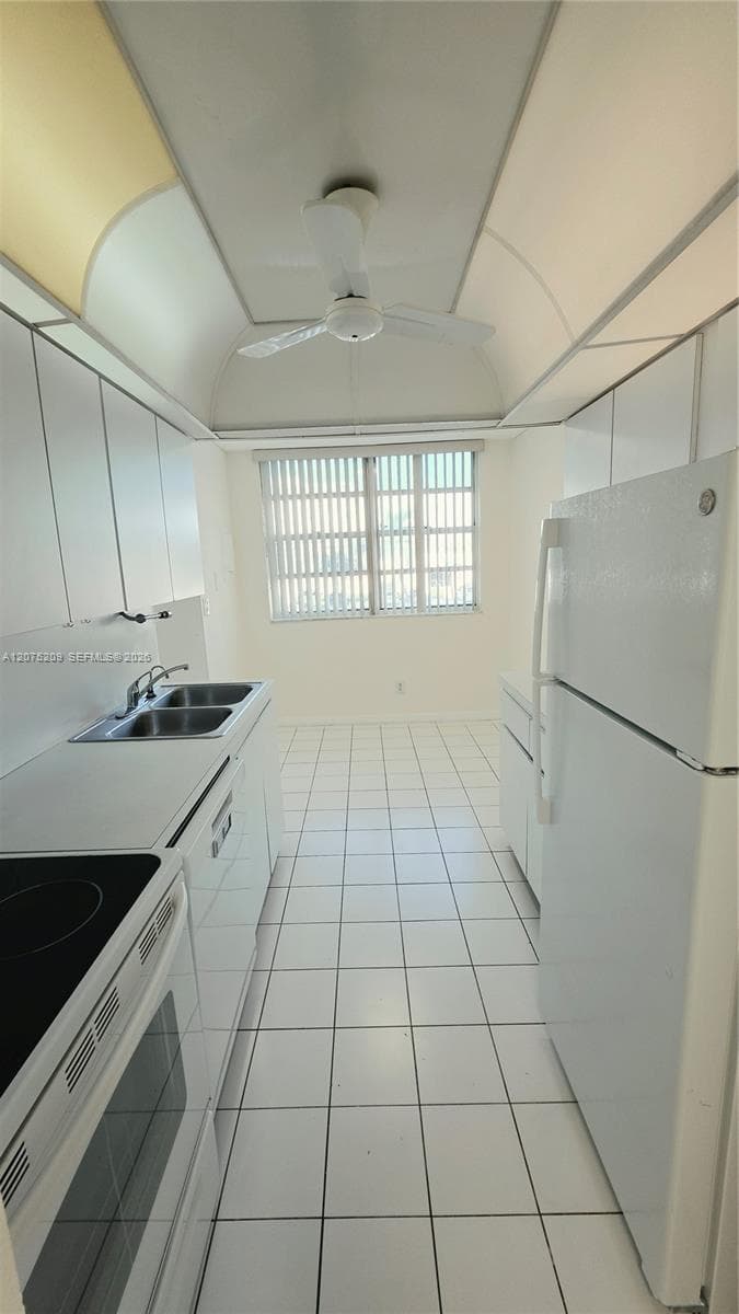 PLAZA TOWERS SOUTH CONDO · #202 in Hallandale Beach - Photo 8