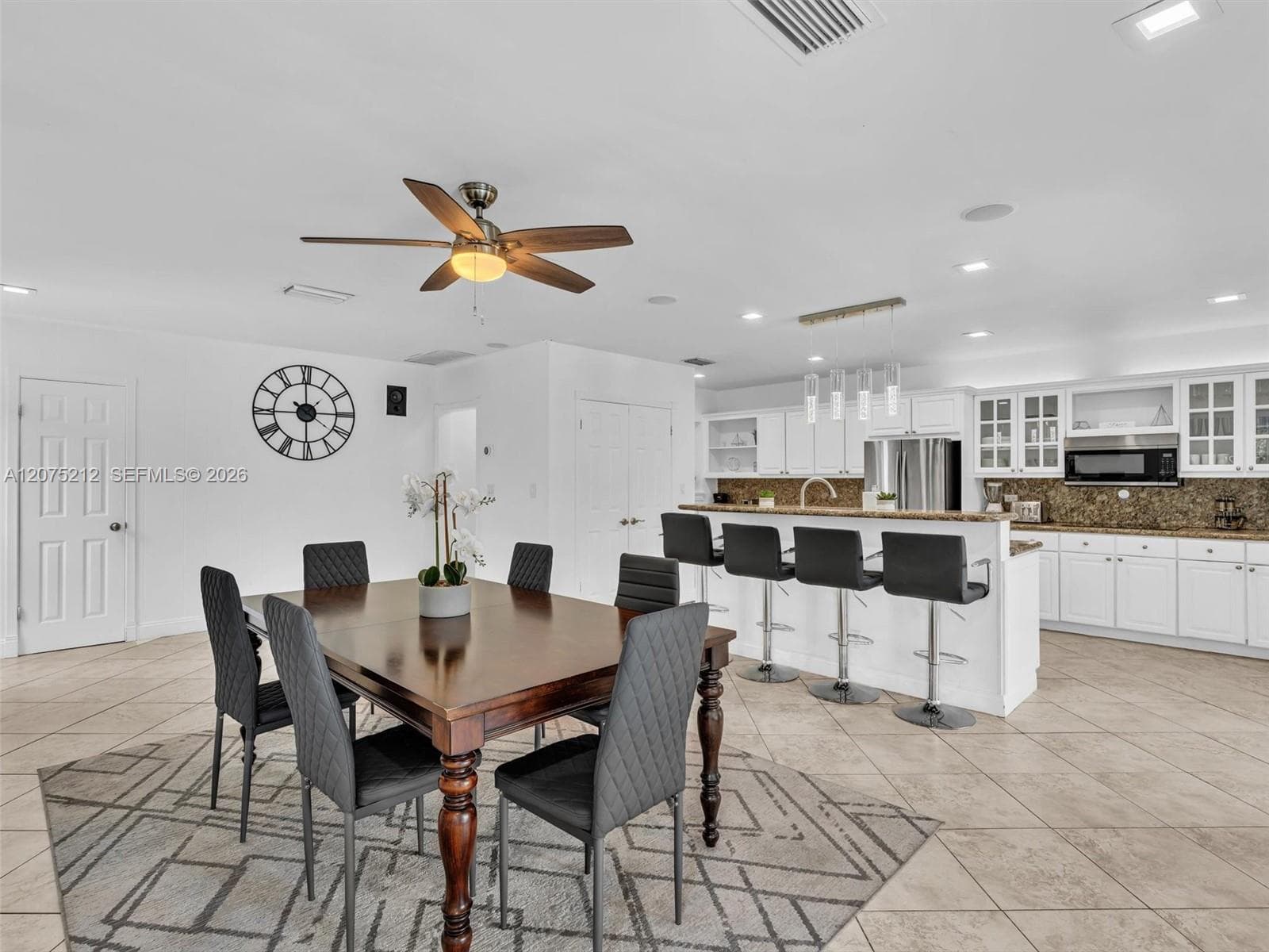 413 Tamarind Dr photo 18