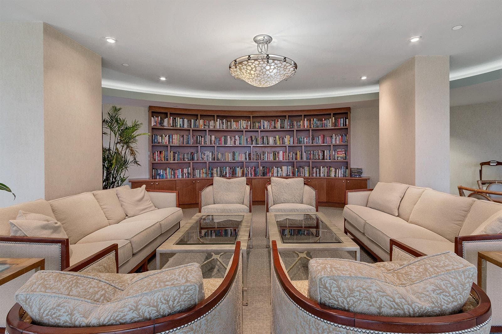 tiara-condominium-library-lounge-32