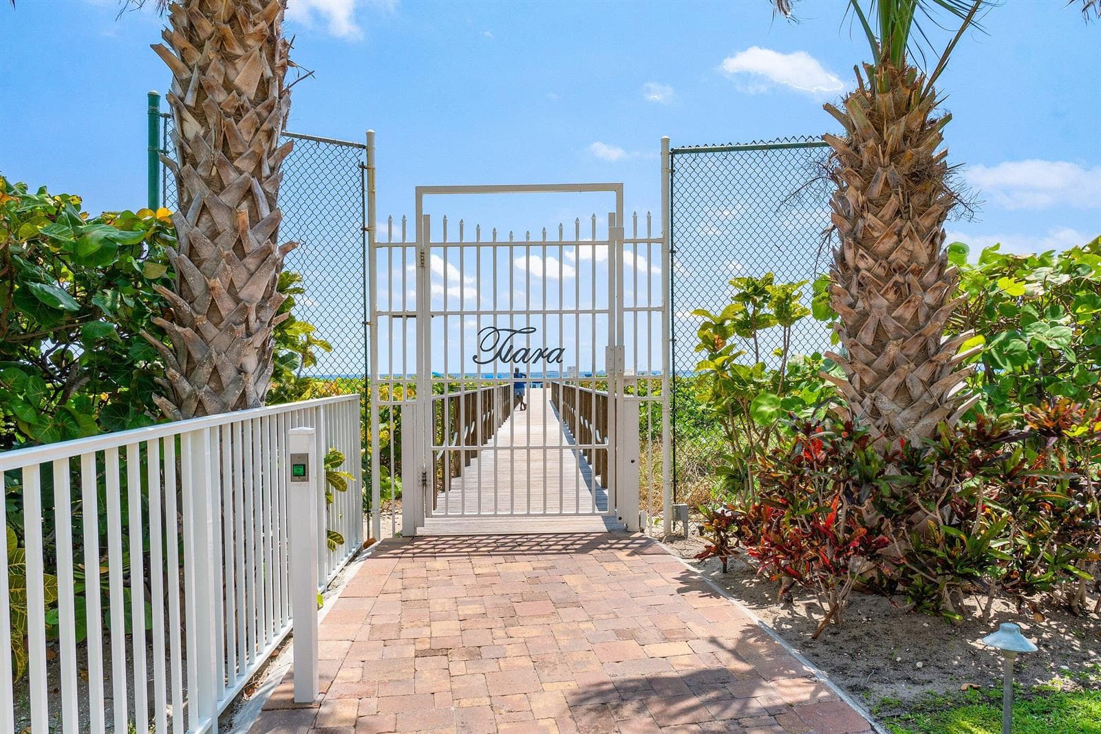 tiara-singer-island-beach-access-gate-33