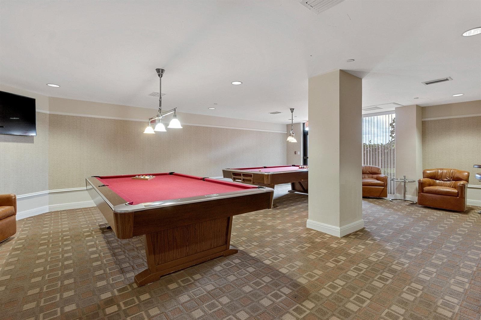 tiara-condominium-billiard-room-31