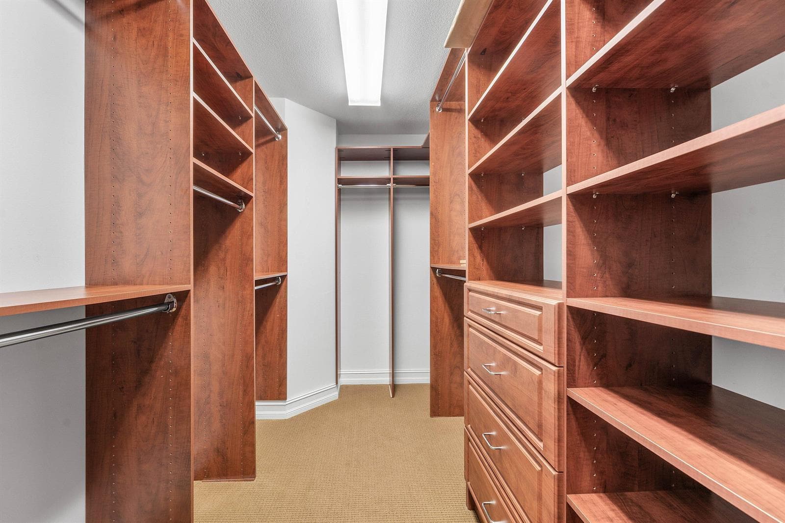 tiara-15c-walk-in-closet-built-ins-14