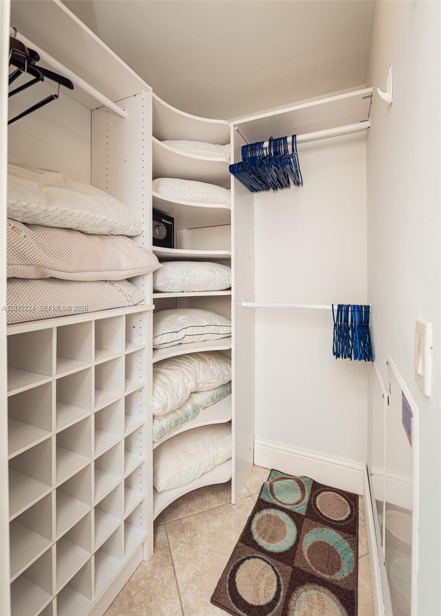 Master Walking Closet