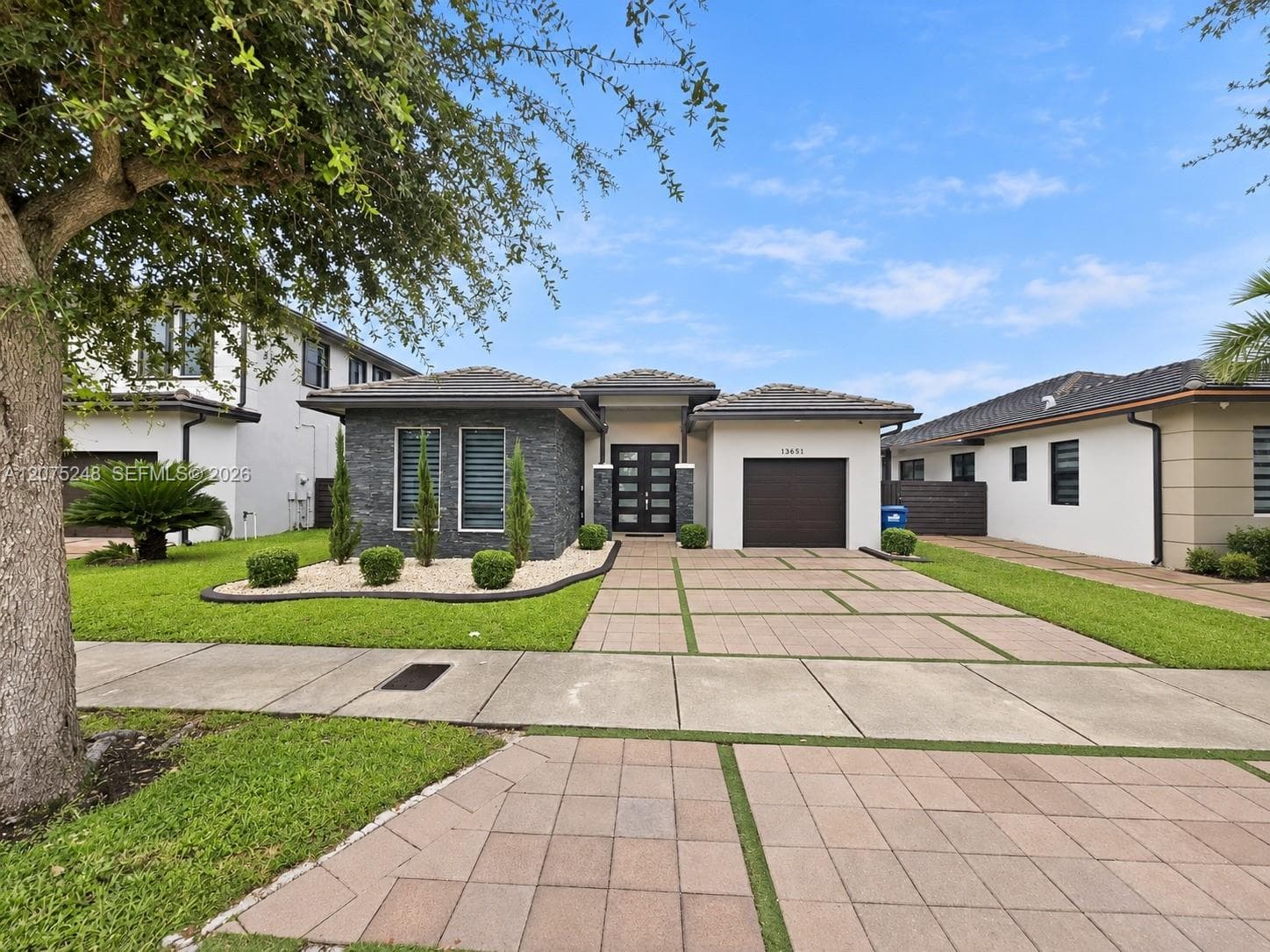 13651 SW 158th Pl photo 2