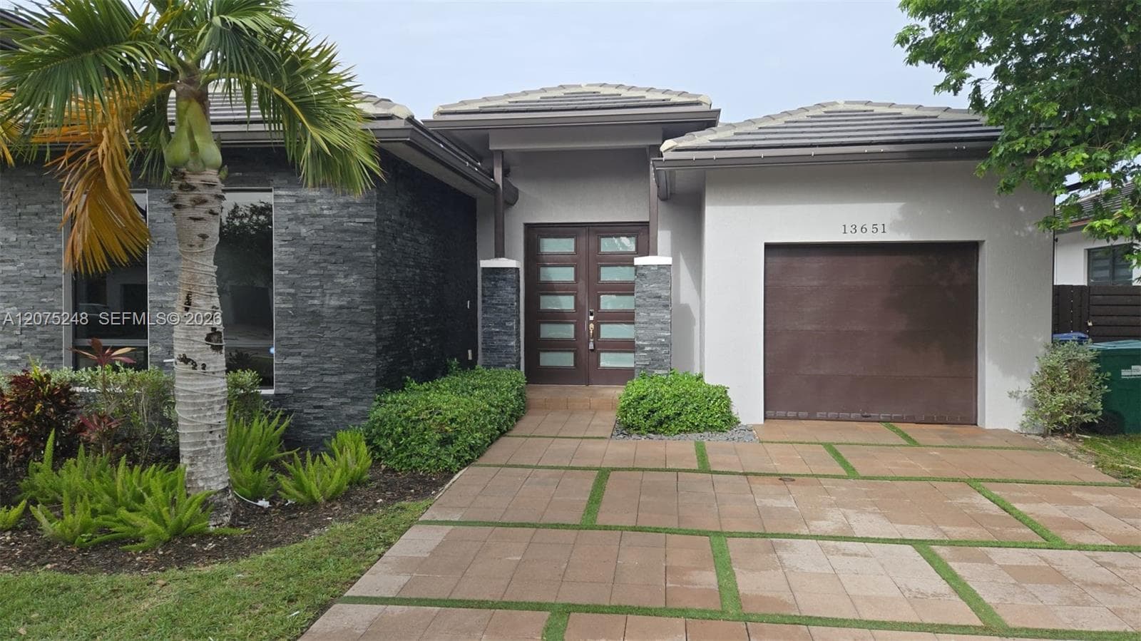13651 SW 158th Pl photo 3