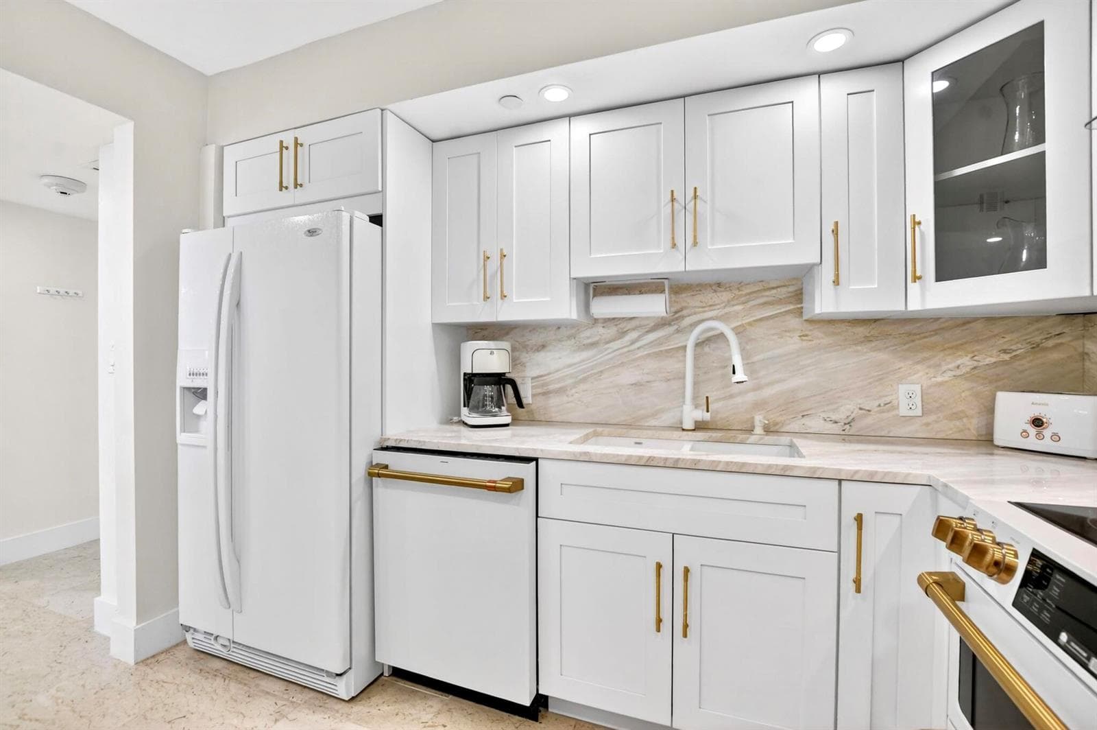 GOURMET KITCHEN