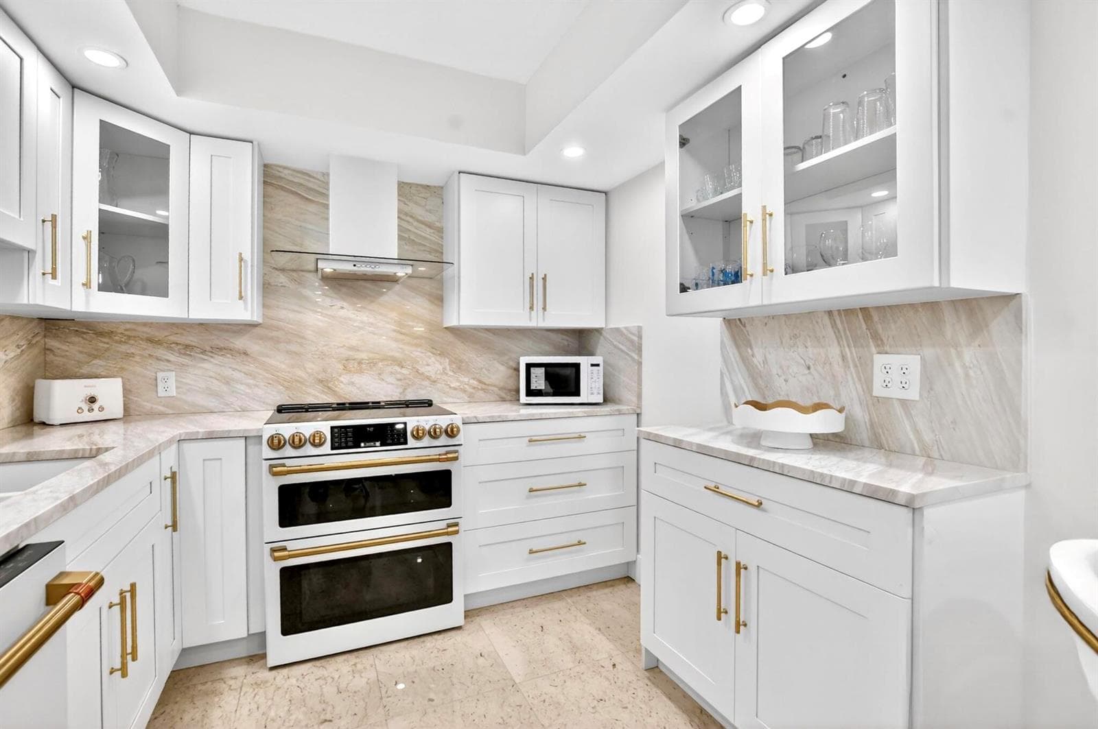 GOURMET KITCHEN