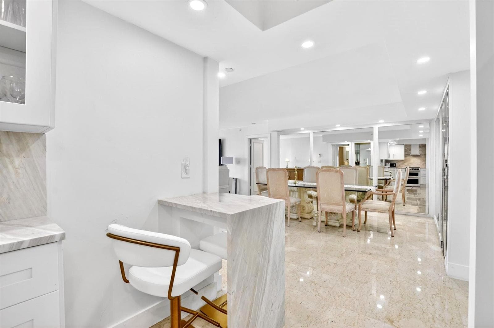 GOURMET KITCHEN