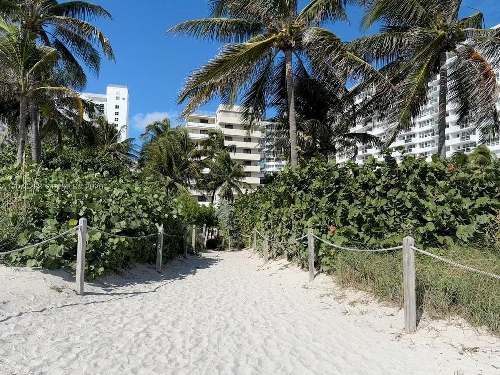 The Georgian · #312 in Miami Beach - Photo 38