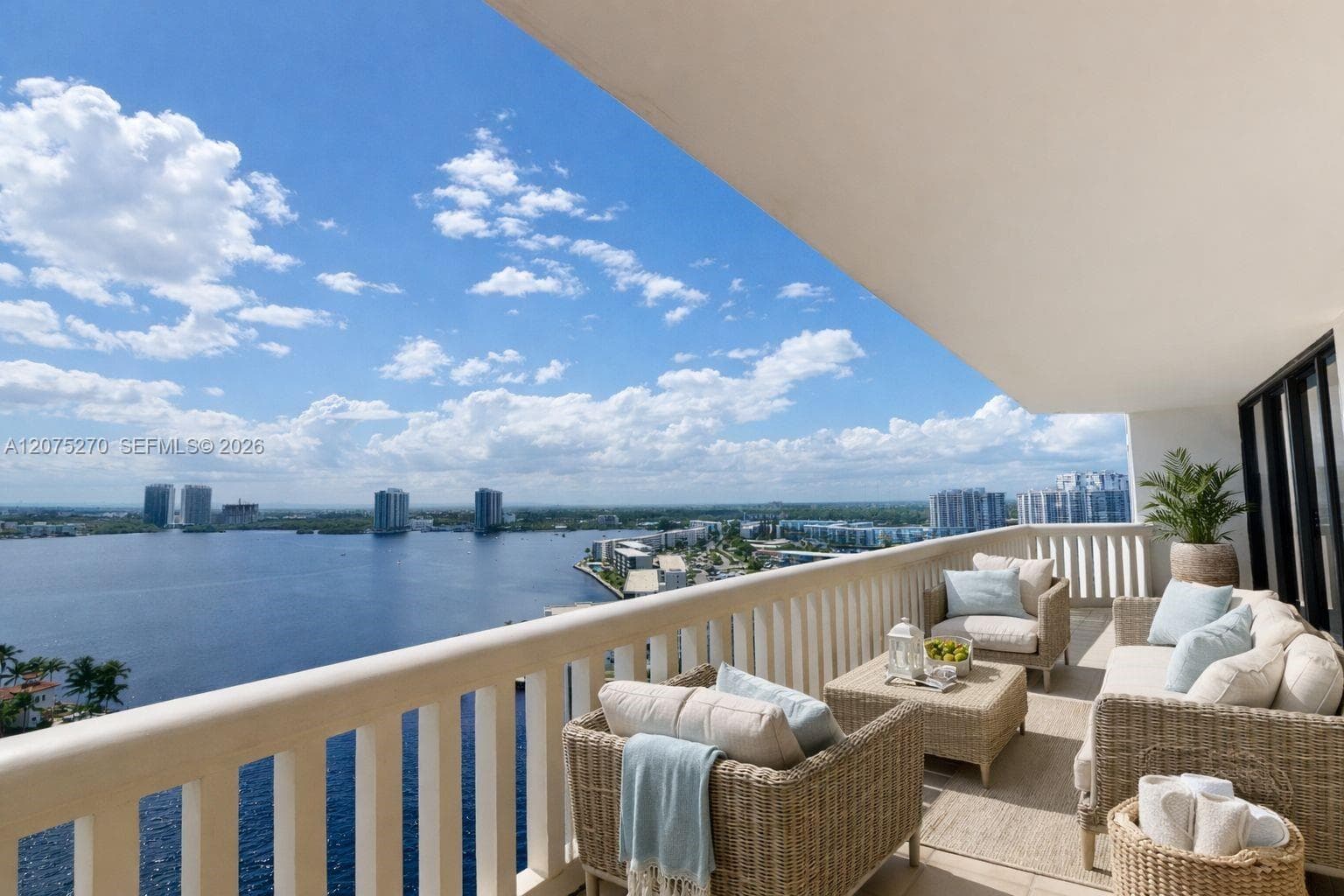 1000 ISL BLVD WILLIAMS IS · #1812 in Aventura - Photo 3