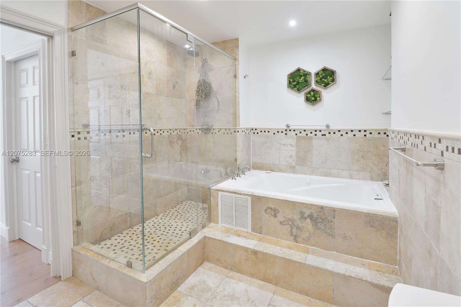 AQUASOL CONDO · #TE in Miami Beach - Photo 9