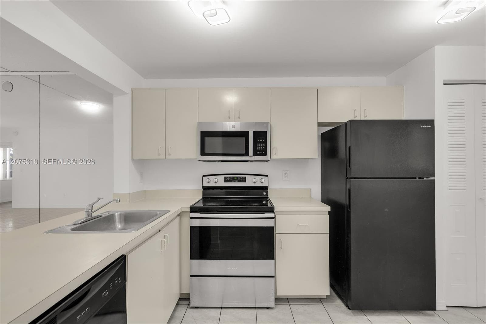 MONTEREY VILLAGE-ONE COND · #103-2 in Miami - Photo 8