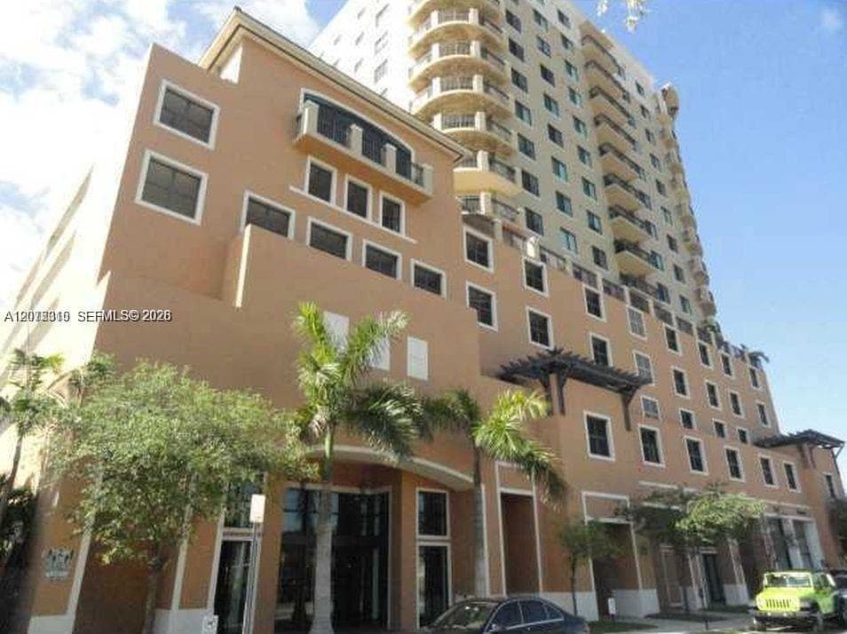 KEYSTONE PARK CONDO · #901 in Miami - Photo 2