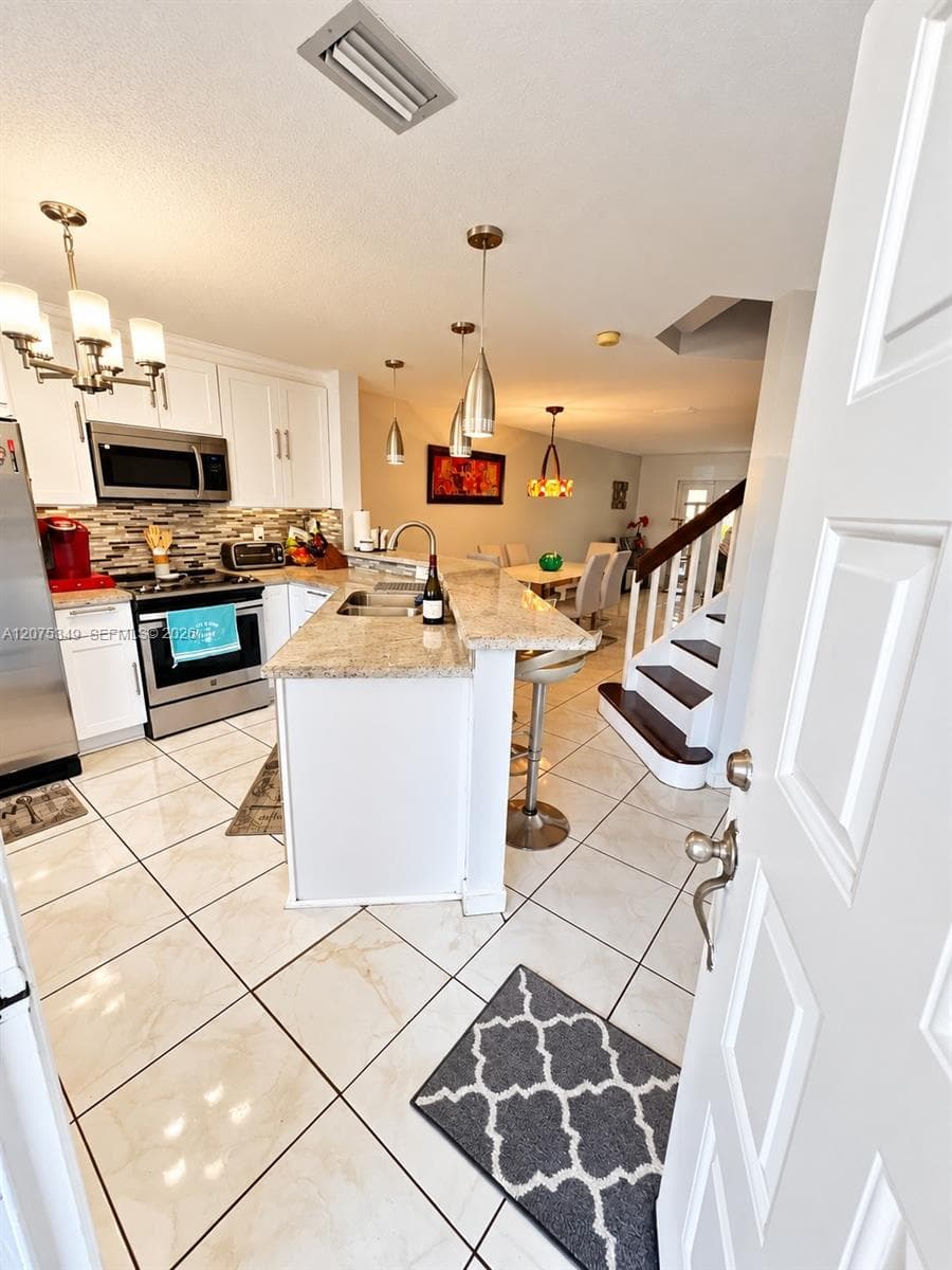 5214 NW 190th St photo 4