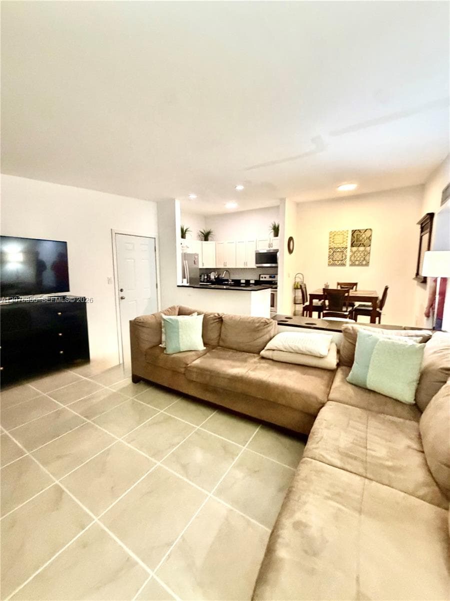 CARMEL AT CALIFORNIA · #202 in Miami - Photo 6