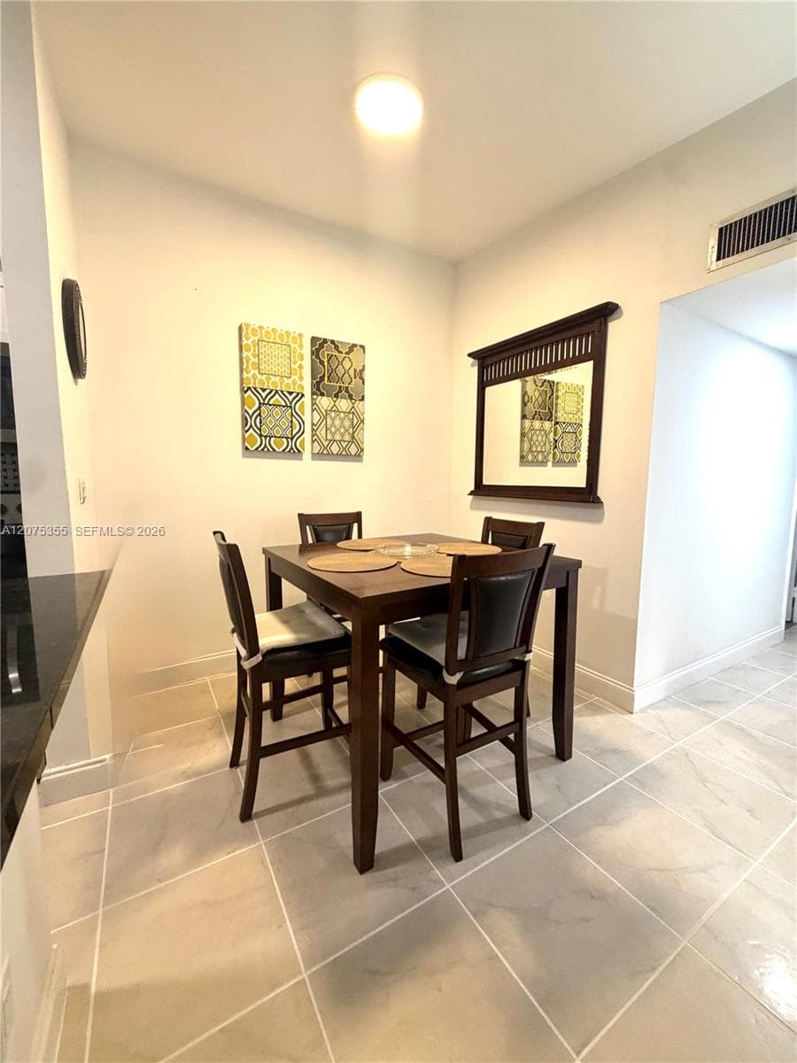 CARMEL AT CALIFORNIA · #202 in Miami - Photo 4