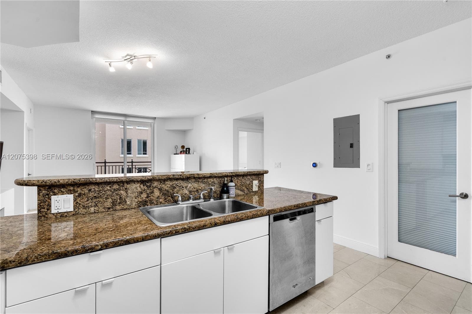 GABLES PARK TOWER · #1105 in Coral Gables - Photo 5