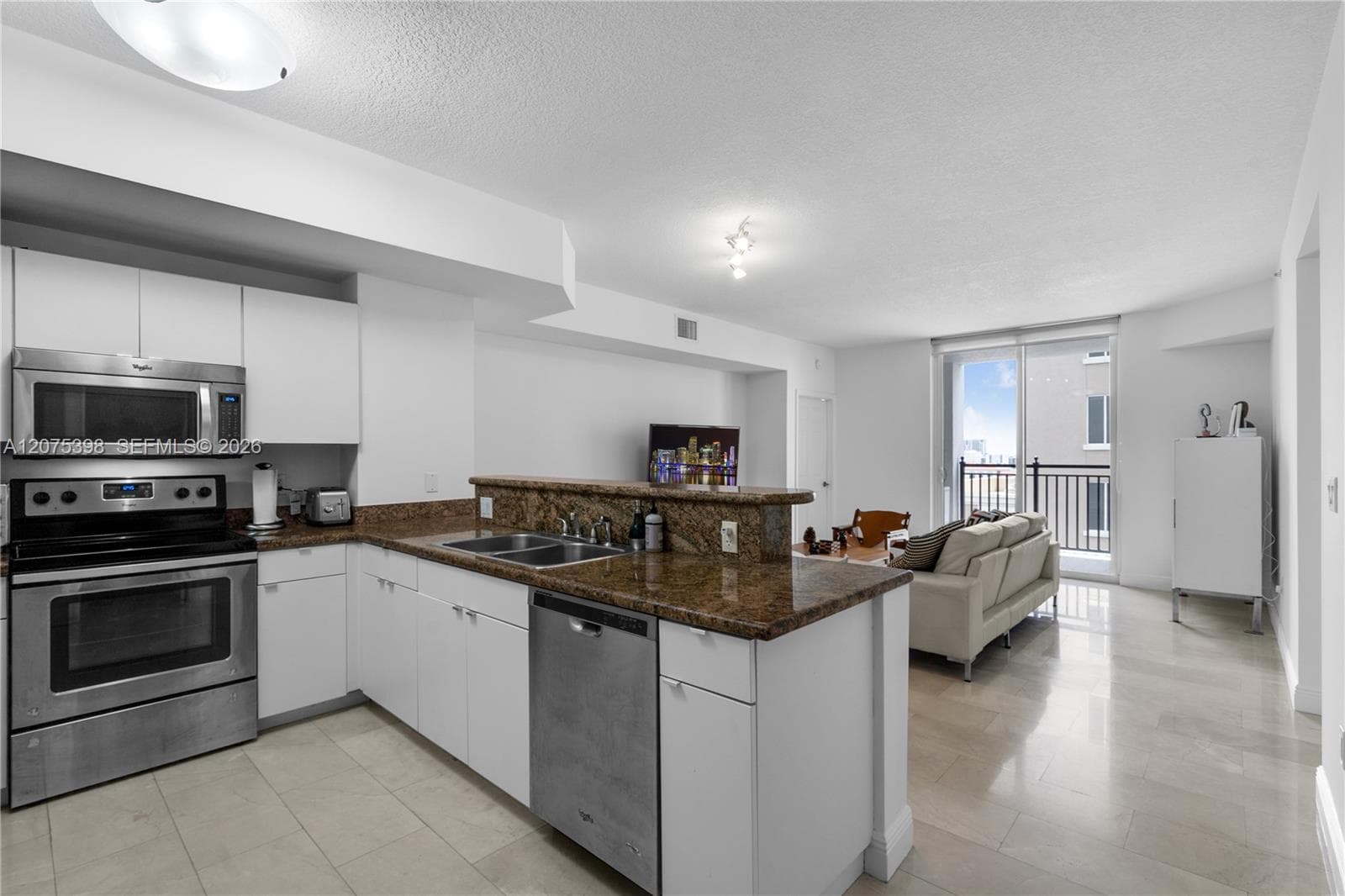GABLES PARK TOWER · #1105 in Coral Gables - Photo 4