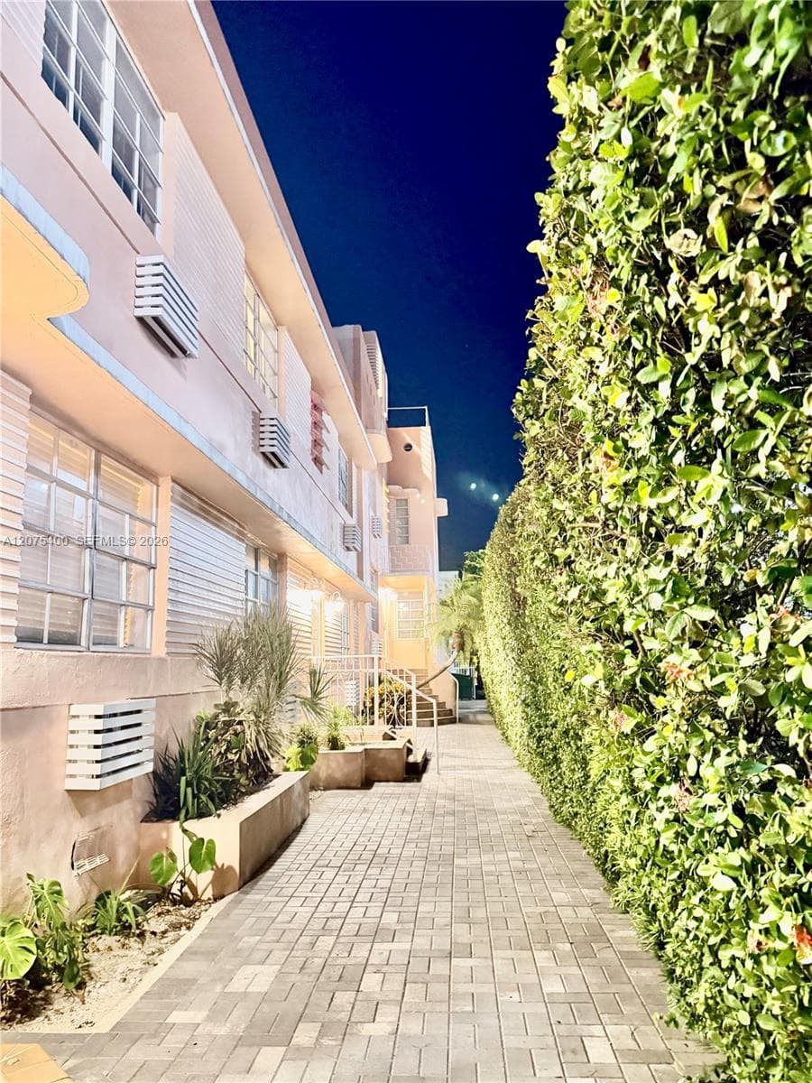 THE ARMSTRONG CONDO · #7 in Miami Beach - Photo 13