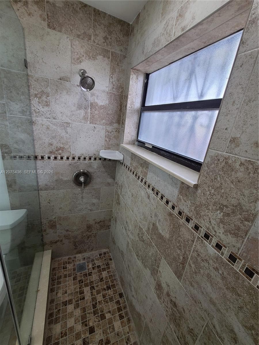 JEFFERSON PLAZA CONDO · #303 in Miami Beach - Photo 38