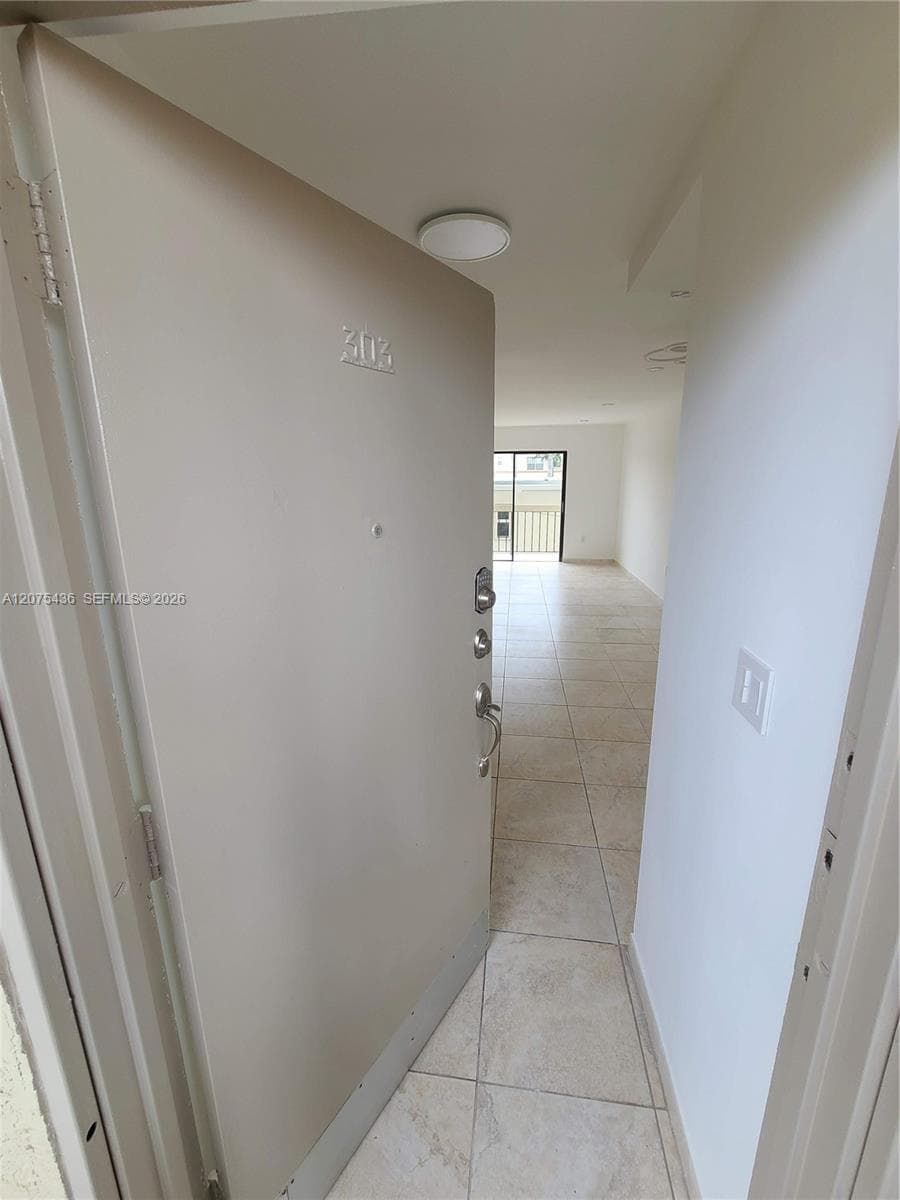 JEFFERSON PLAZA CONDO · #303 in Miami Beach - Photo 11