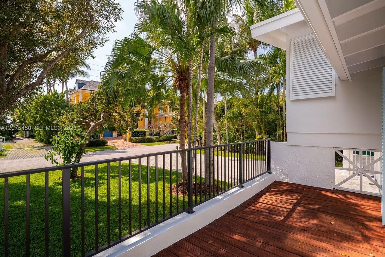 669 S Mashta Dr photo 6