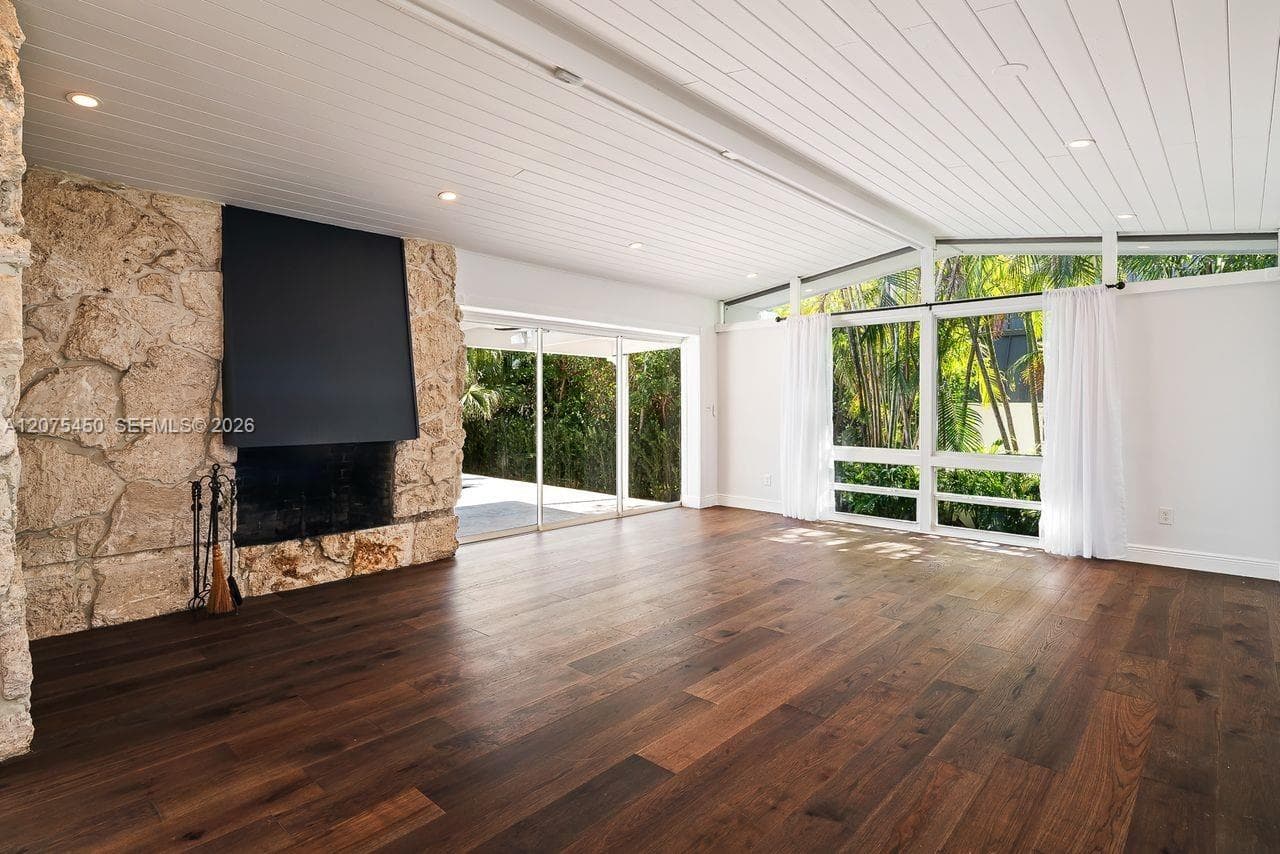 669 S Mashta Dr photo 12