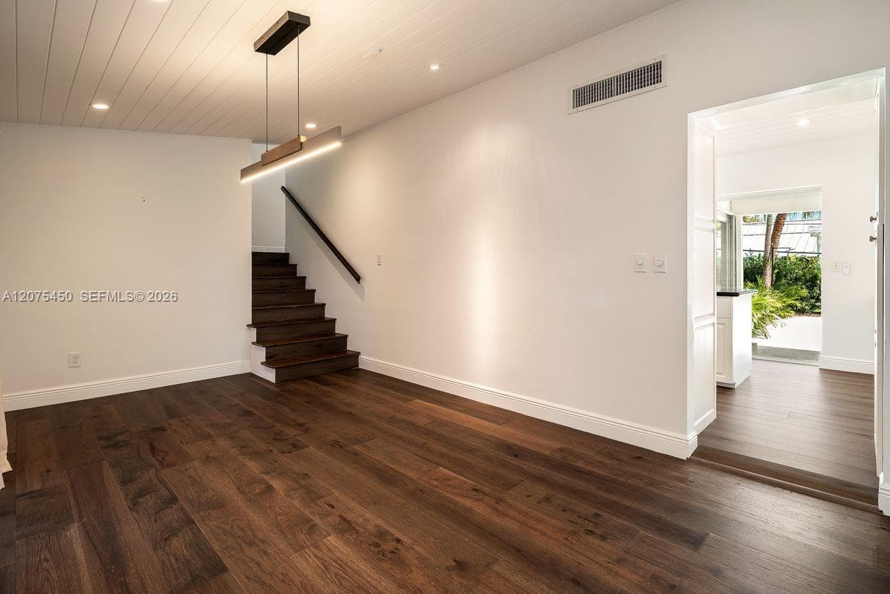 669 S Mashta Dr photo 20