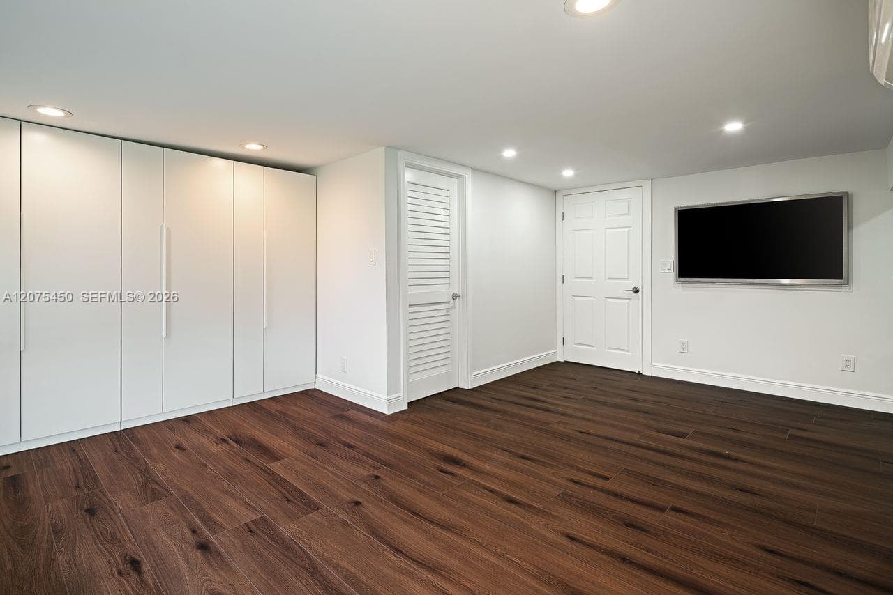 669 S Mashta Dr photo 34
