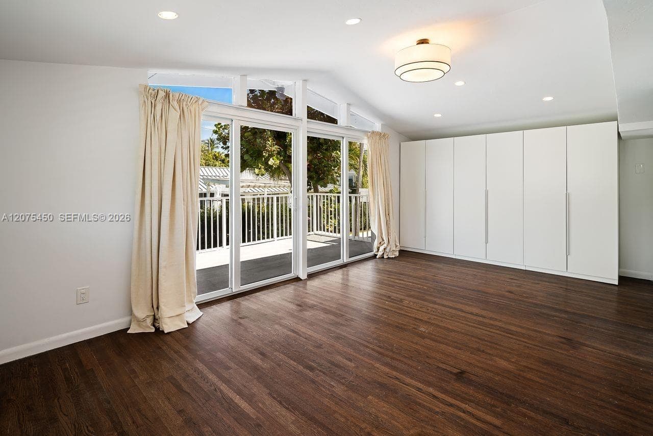 669 S Mashta Dr photo 38