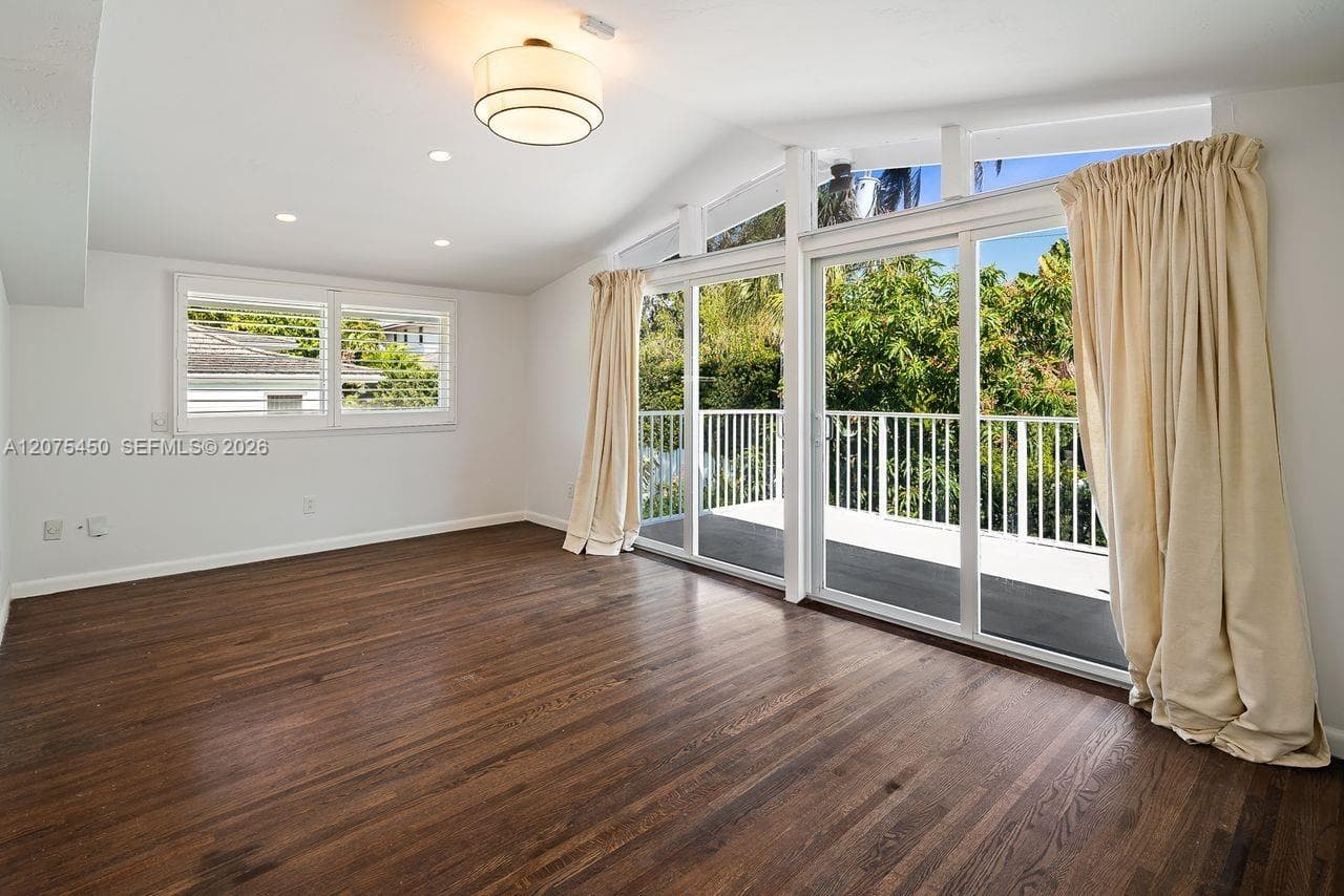 669 S Mashta Dr photo 37