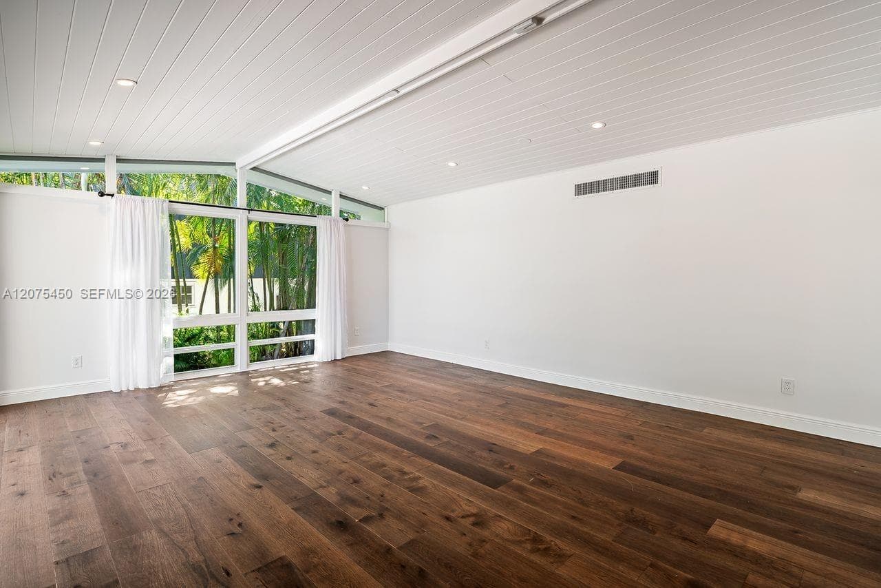 669 S Mashta Dr photo 15