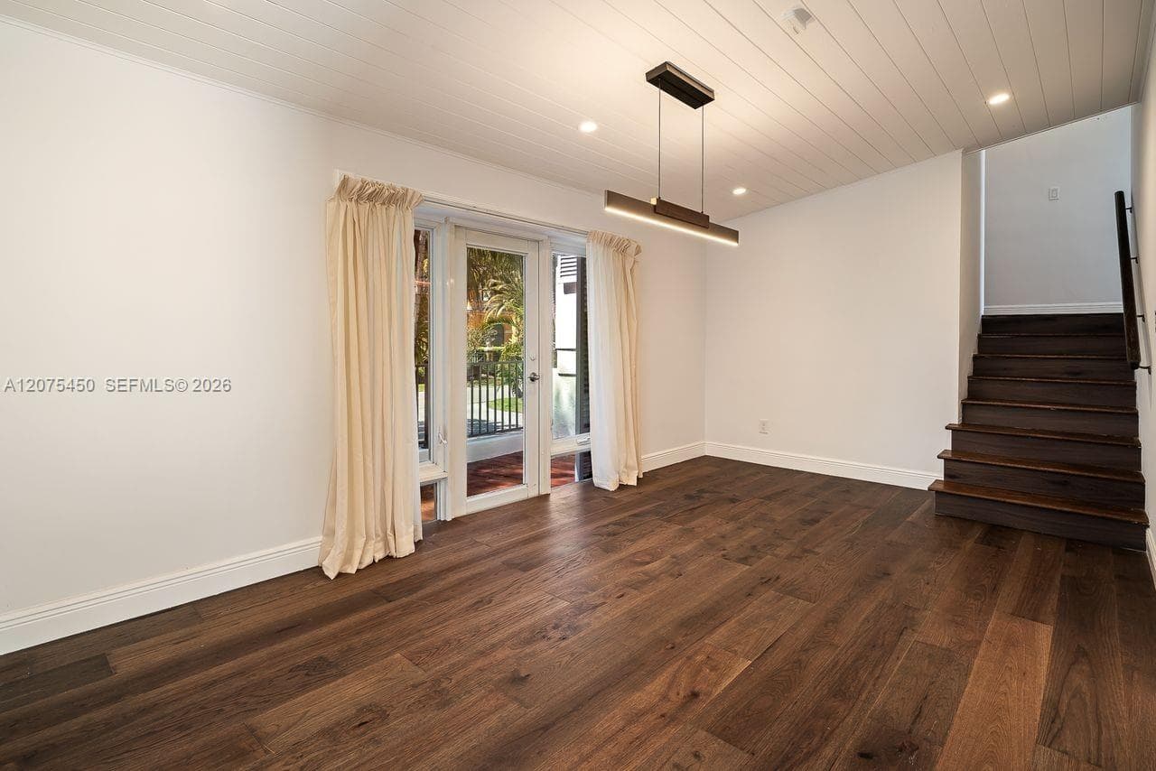 669 S Mashta Dr photo 19