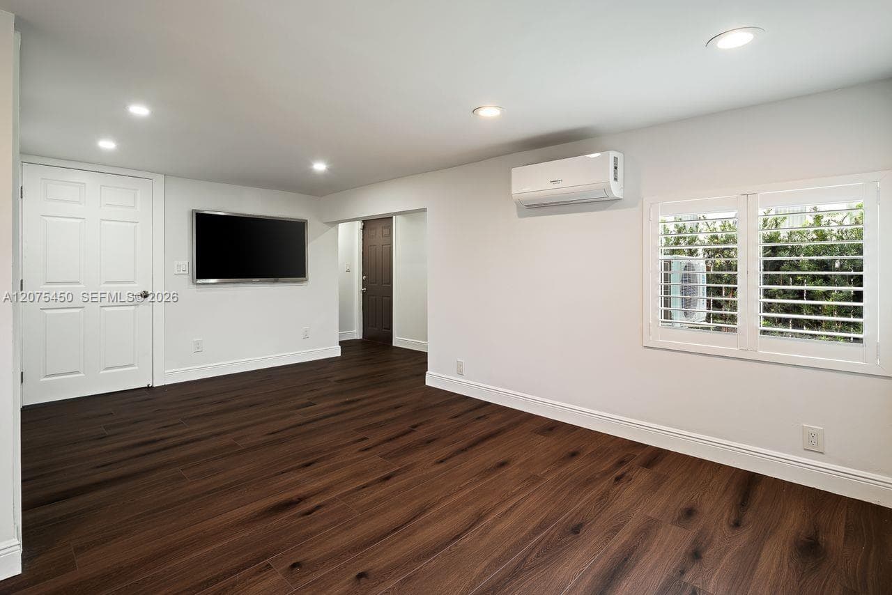 669 S Mashta Dr photo 35