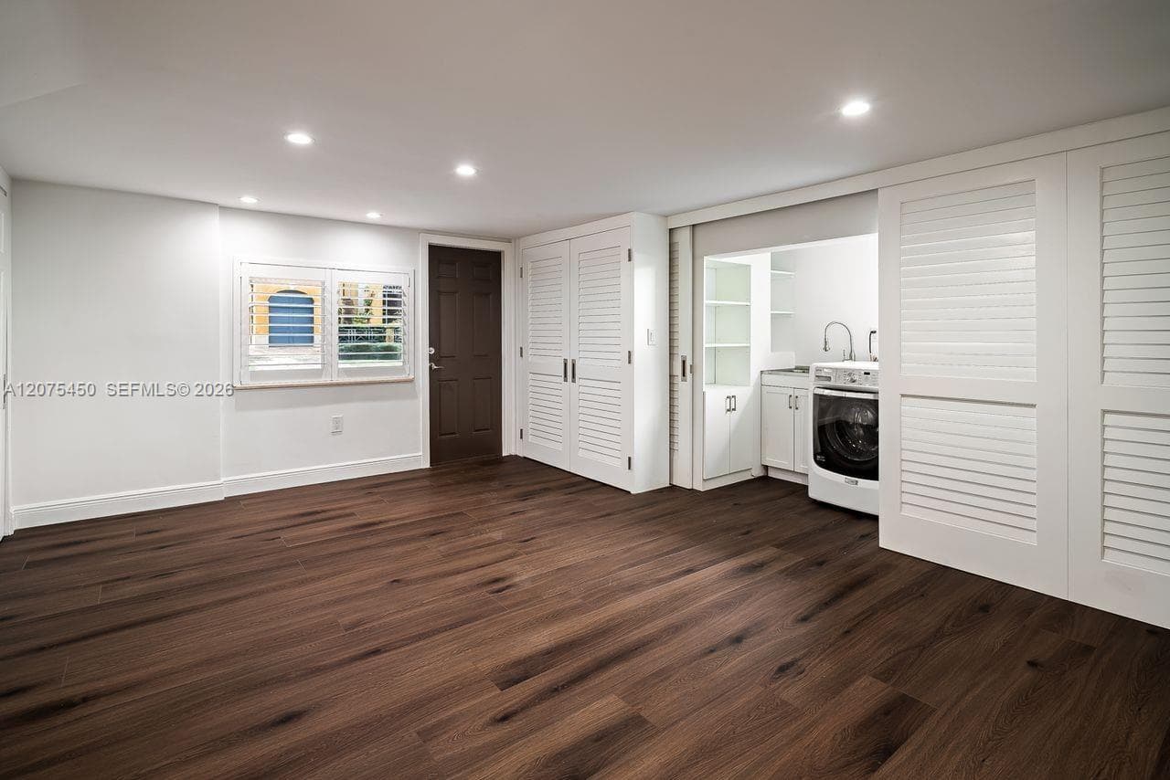669 S Mashta Dr photo 31