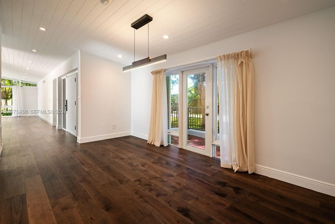 669 S Mashta Dr photo 21