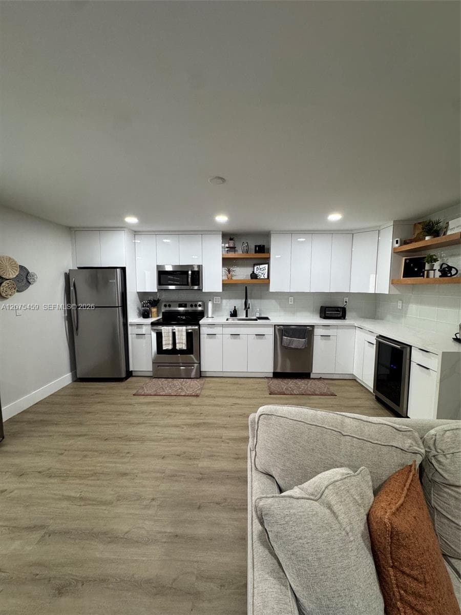 BAY PLACE CONDO · #402 in Hallandale Beach - Photo 2