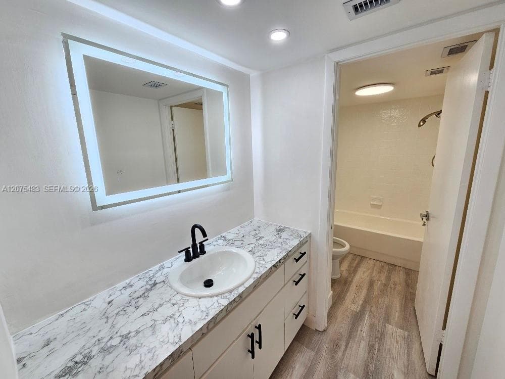 DEL PRADO MARINA · #1903 in Aventura - Photo 9