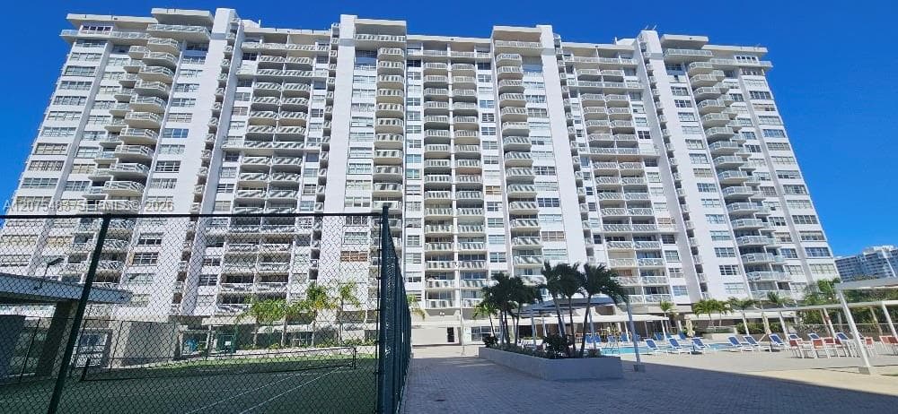 DEL PRADO MARINA · #1903 in Aventura - Photo 24