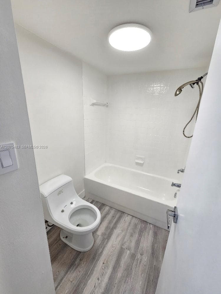 DEL PRADO MARINA · #1903 in Aventura - Photo 10