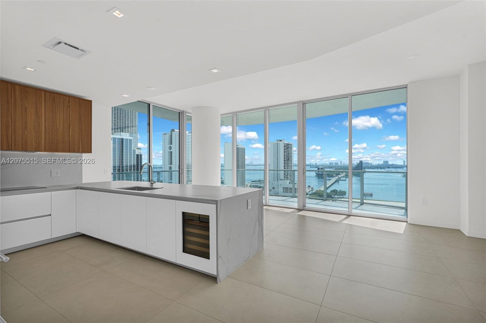 Casa Bella · #1706 in Miami - Photo 8
