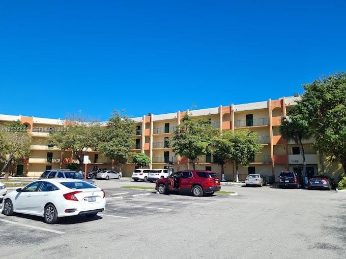 Castillian Club · #310C in Miami - Photo 1