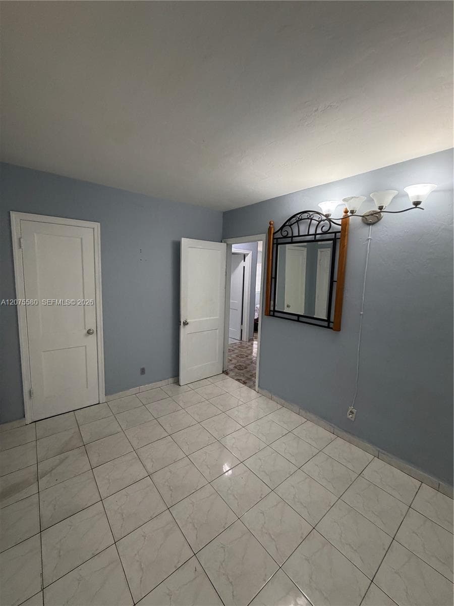 951 SW 29th St photo 12