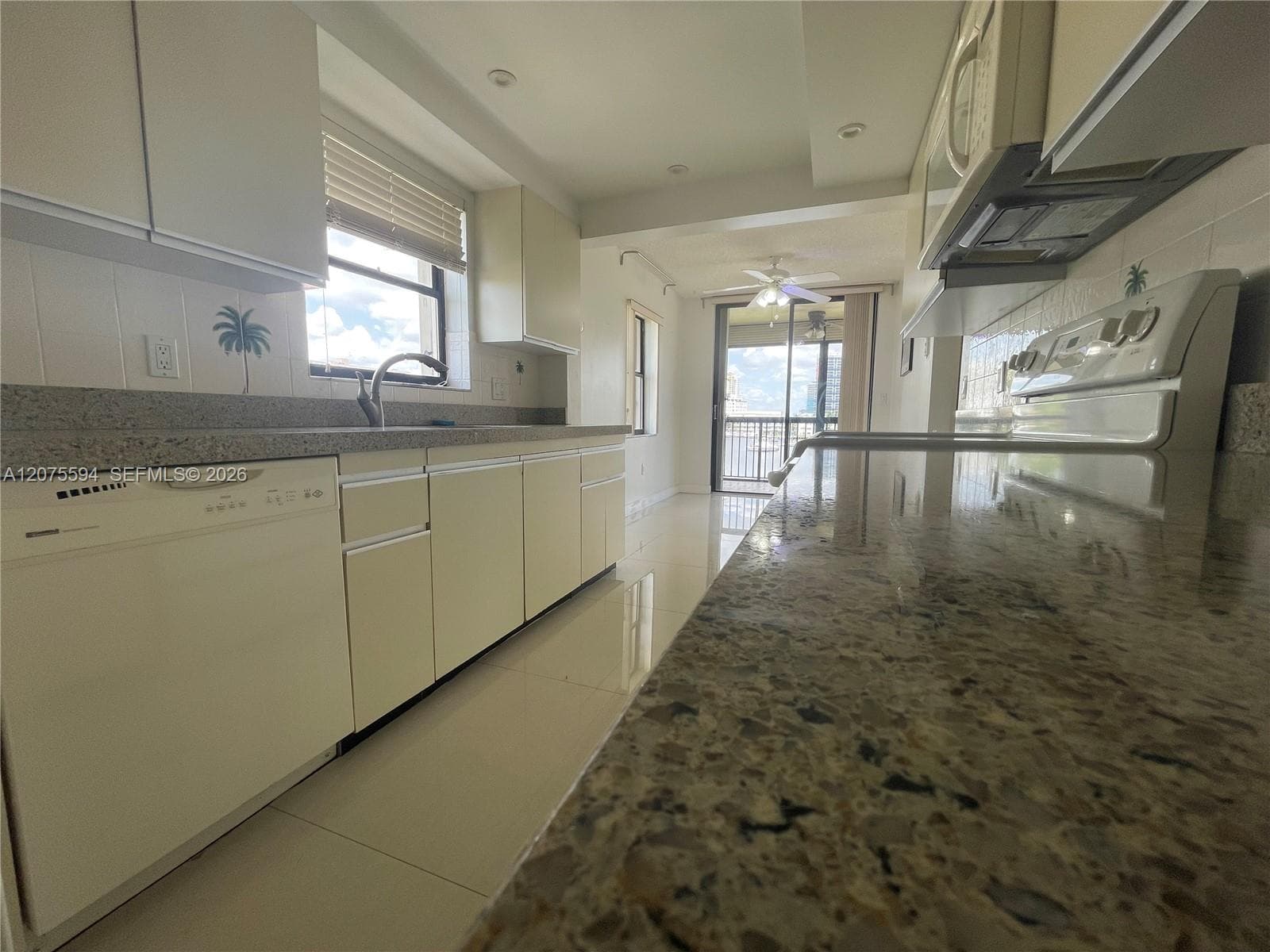 LINDAL APTS CONDO · #401 in Hallandale Beach - Photo 28