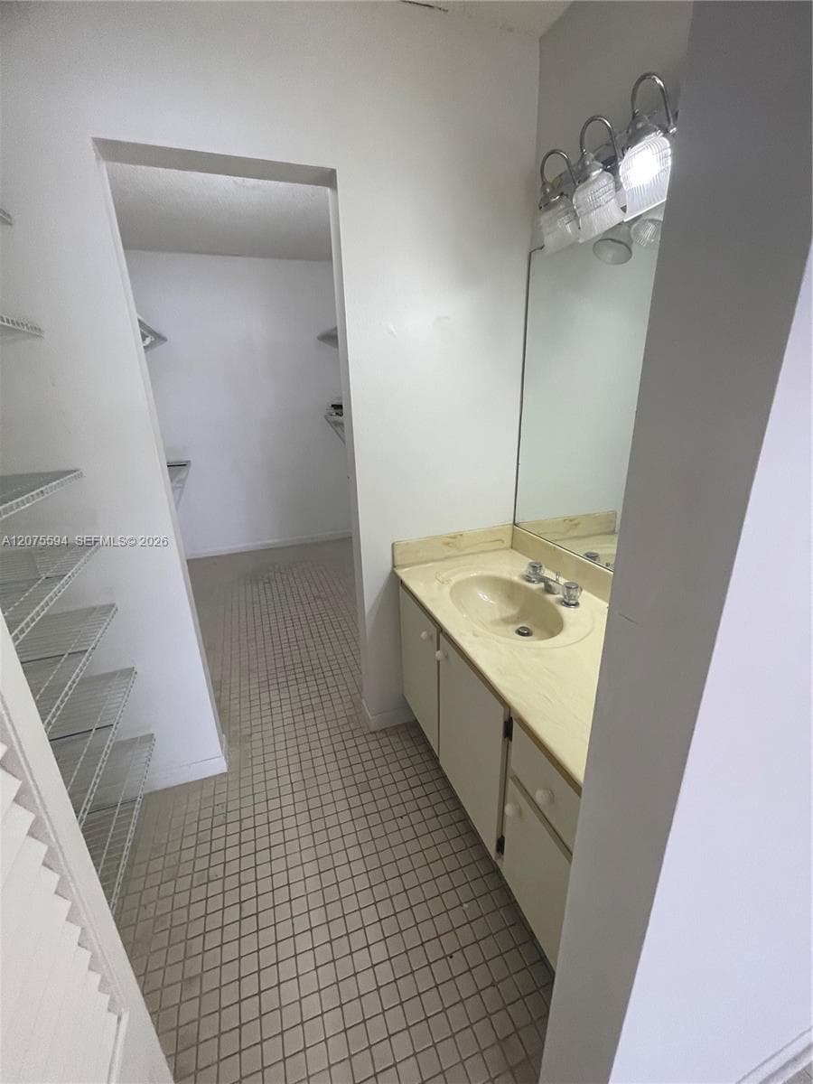 LINDAL APTS CONDO · #401 in Hallandale Beach - Photo 11