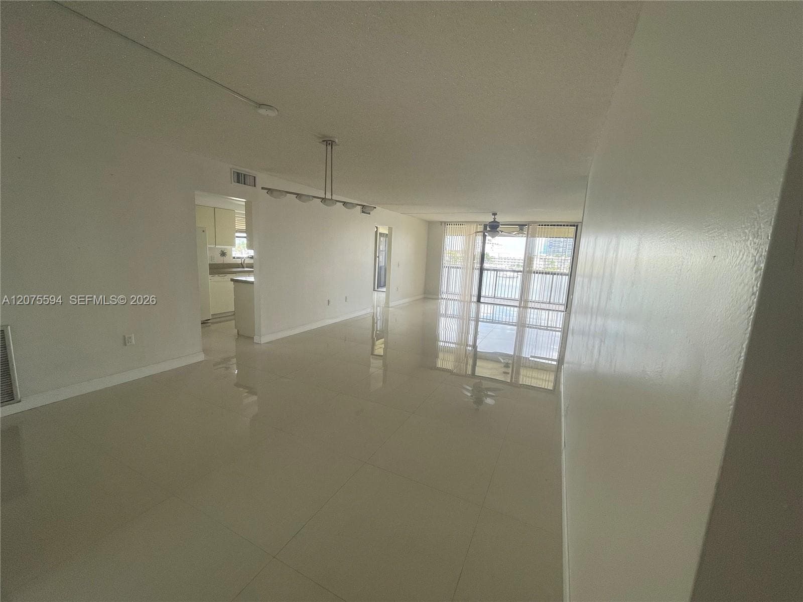 LINDAL APTS CONDO · #401 in Hallandale Beach - Photo 35