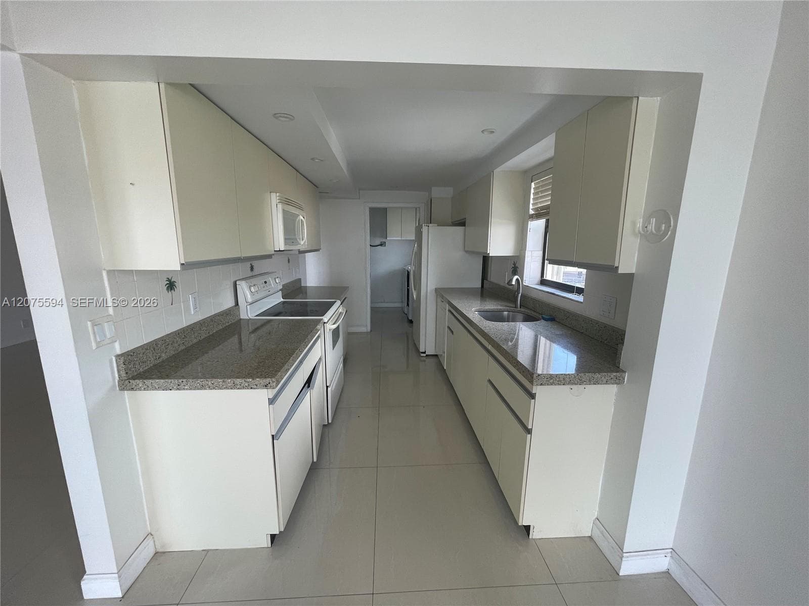 LINDAL APTS CONDO · #401 in Hallandale Beach - Photo 31