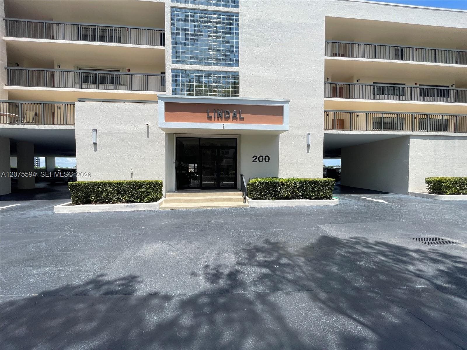 LINDAL APTS CONDO · #401 in Hallandale Beach - Photo 4